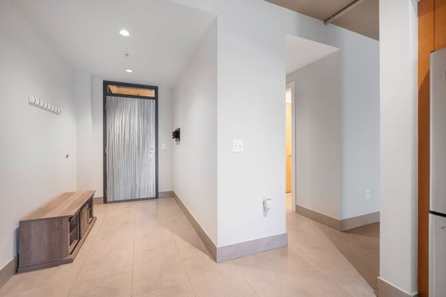 Building Photo - Lovely Studio-Style 1 Bedroom Condo Unit i...