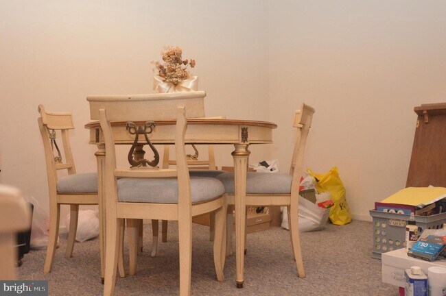 Building Photo - 160 Talbott St