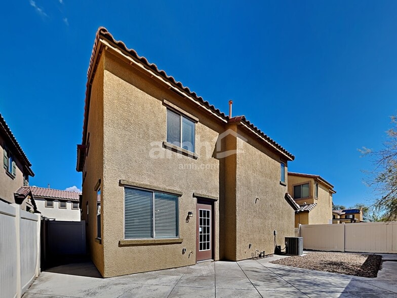 Building Photo - 2337 Statham Ave