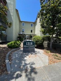 Building Photo - Available Now - 2 Bedroom 2 Bath Condo in ...