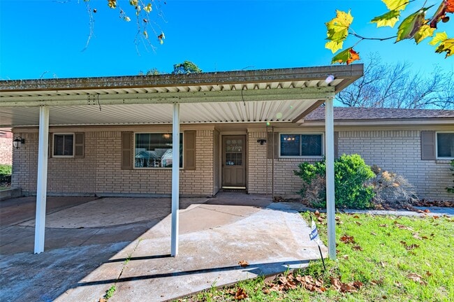 Building Photo - 1126 10th St