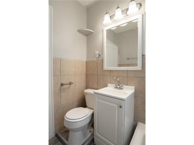 Building Photo - 4020 Emerson Ave N