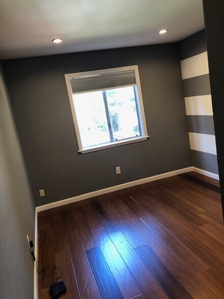 downstairs bedroom - 3847 Vineyard Ave