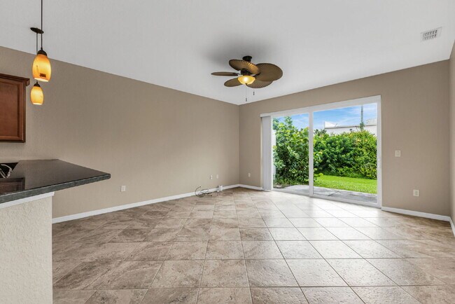 Building Photo - "Charming 2-Bed, 2-Bath with Granite Finis...