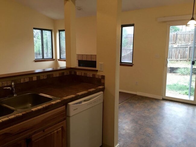 Building Photo - 6460 Mohican Dr