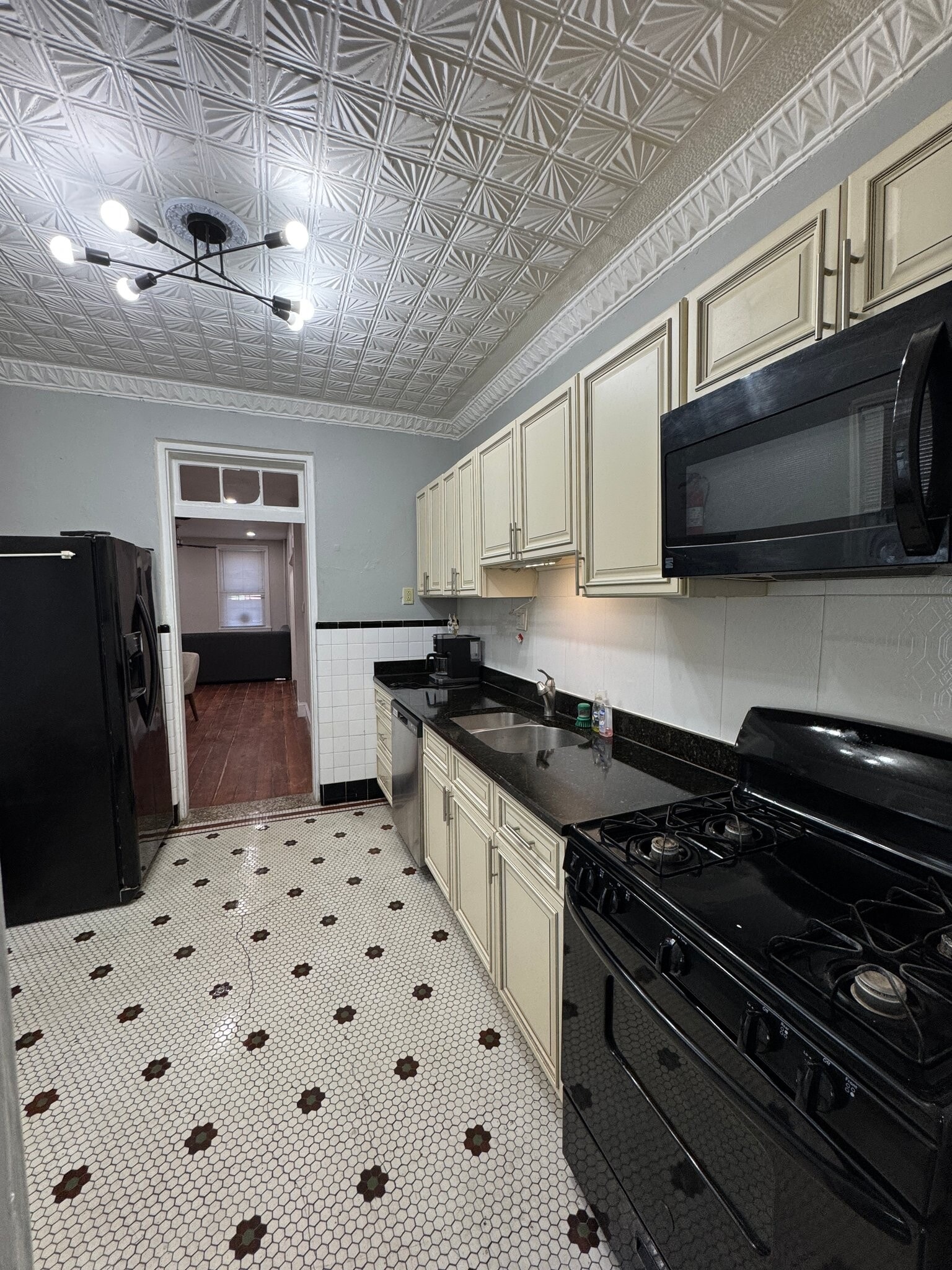 Building Photo - 2422 Brown St