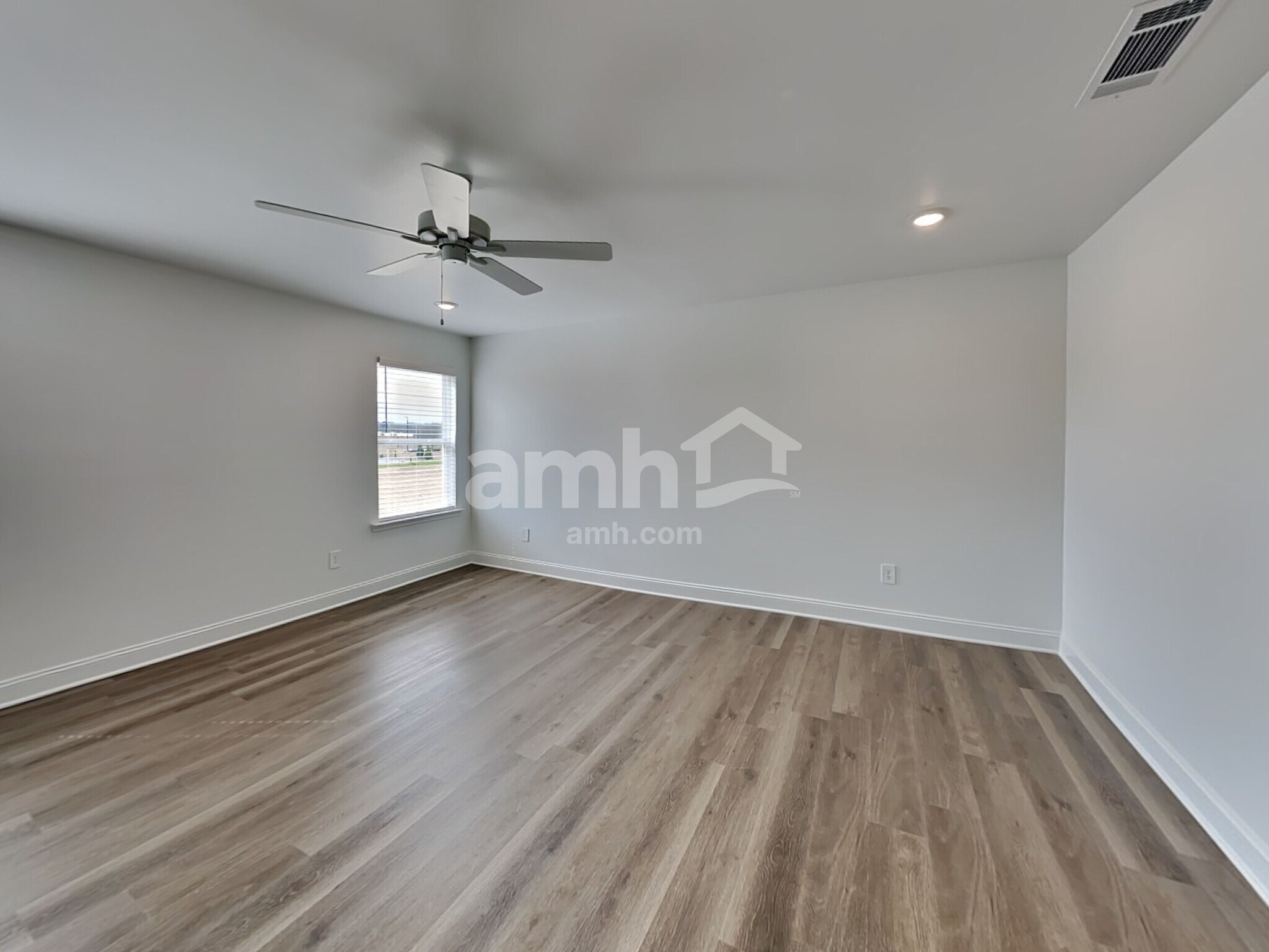 Building Photo - 116 Punderson Dr