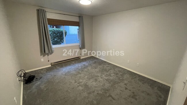 Building Photo - Lovely 2 BD | 2 BA Condo with Balcony - We...