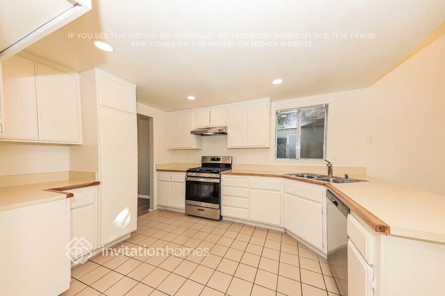 Building Photo - 5235 Sundance Dr