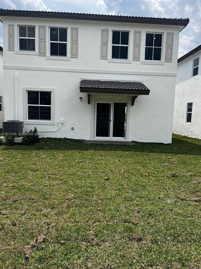 Building Photo - 2625 SE 24th Ct