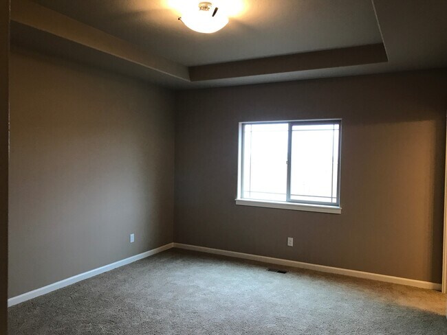 Building Photo - Single Level Home 3 Bedroom / 2 Bathroom in NW Redmond Oregon