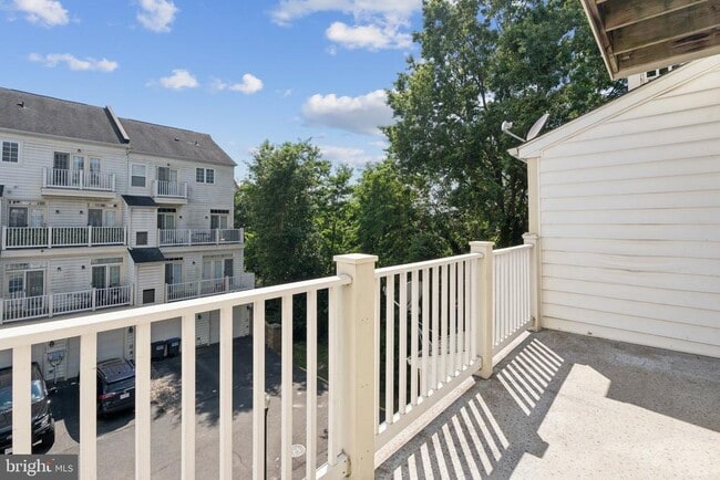 Building Photo - 7072 Little Thames Drive