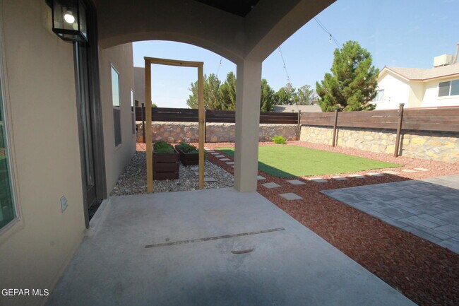 Building Photo - 509 Cedarwood Dr