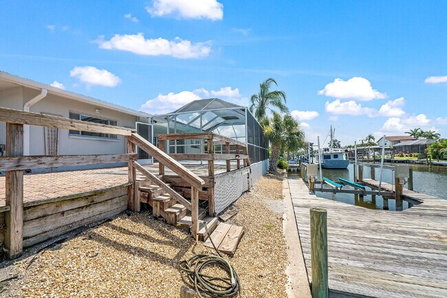 Building Photo - Direct Canal Front Home