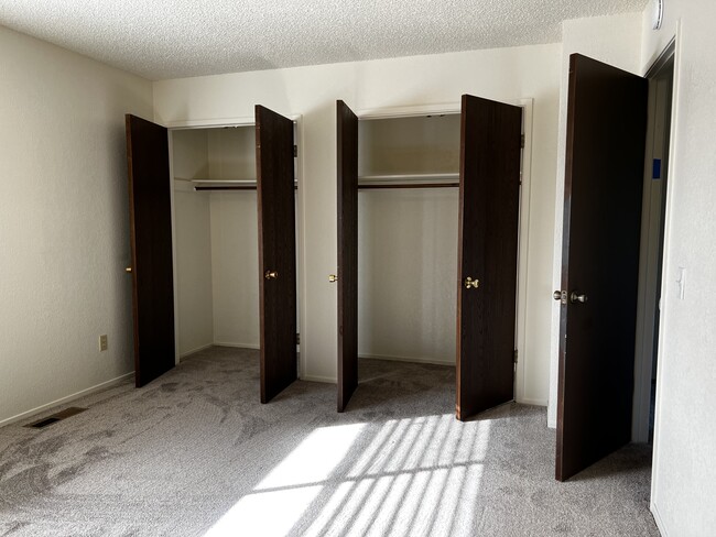 Building Photo - 2214 Myrtle Avenue