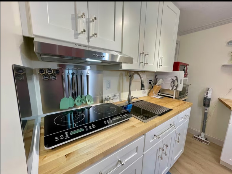 Building Photo - 35 Main St