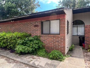 Building Photo - 2/2 Flat in Napier Oaks available August 1!
