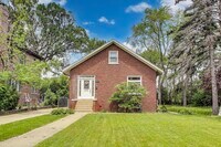 Building Photo - 36 E Touhy Ave