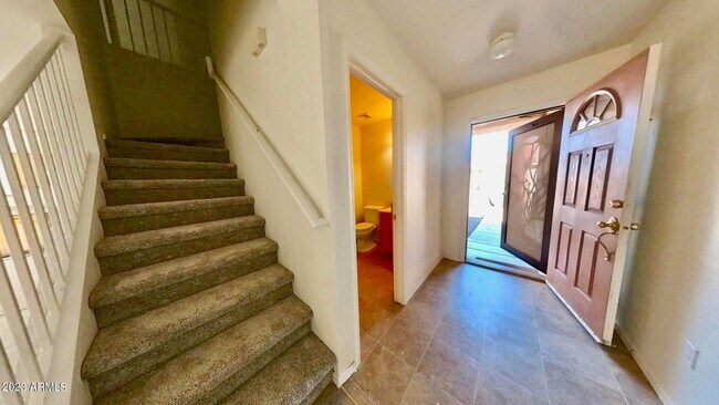 Building Photo - 2277 E Palm Beach Dr