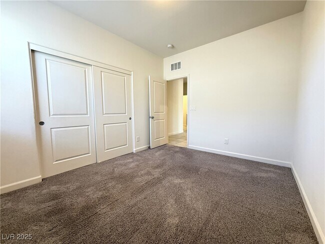 Building Photo - 8765 Crestwood Hls St