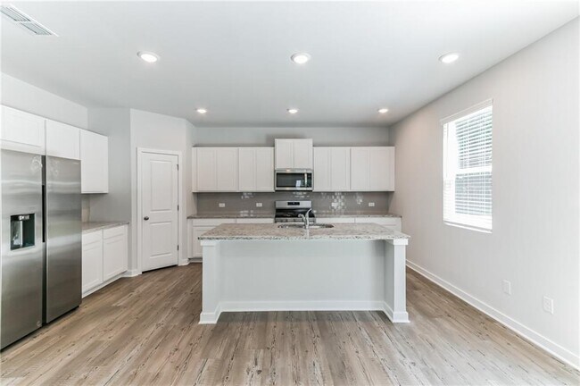 Building Photo - 727 Ruddy Dr
