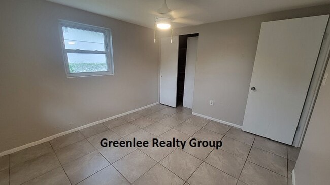 Building Photo - Updated - 3 Bed/2 Bath House with Garage