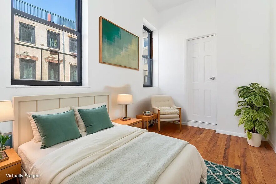 Primary Photo - 126 Elizabeth St