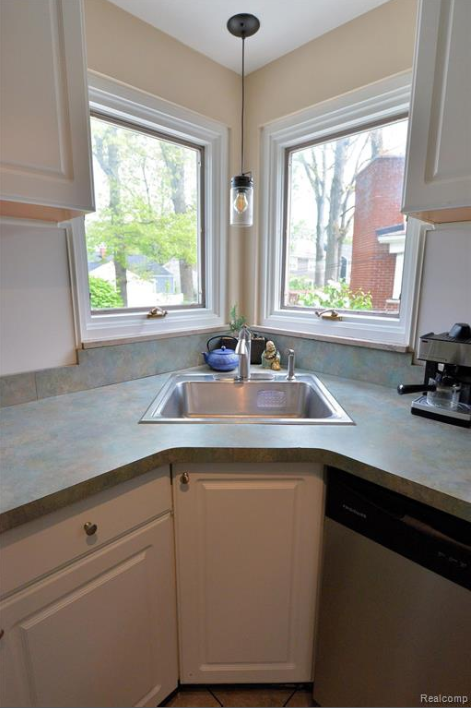 Kitchen - 1930 Clifton Ave