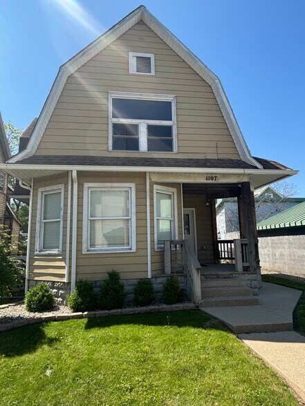 Building Photo - 1107 Ferry St