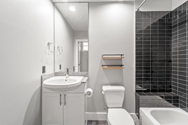 Building Photo - Stylish Uptown 2BD Condo with Balcony, Par...