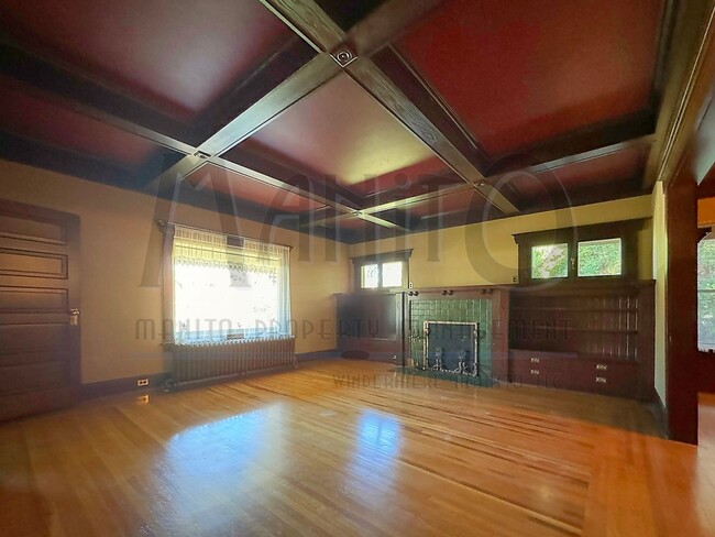 Building Photo - South Hill Swank