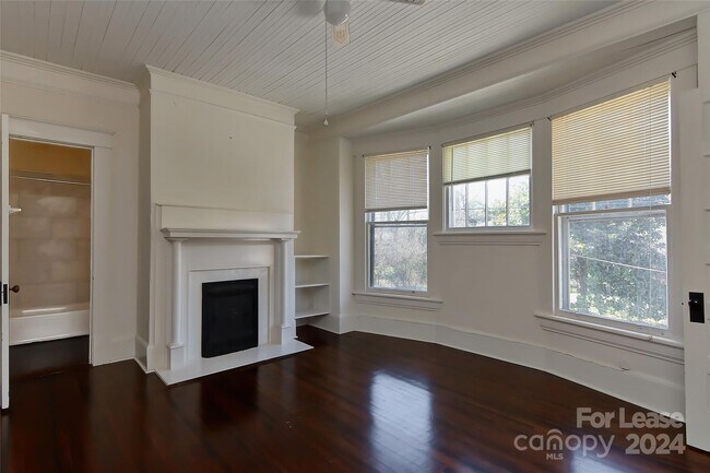 Building Photo - 807-809 W Franklin St