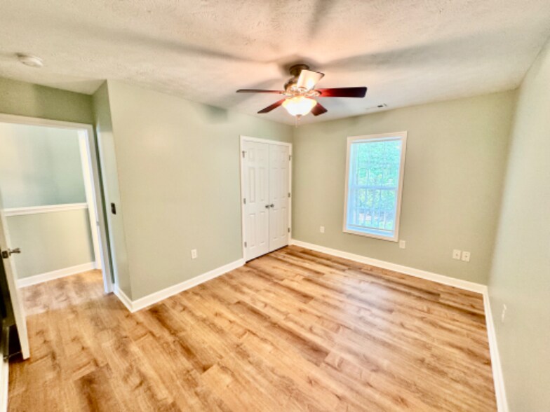 Building Photo - 64 Lakewind Ct