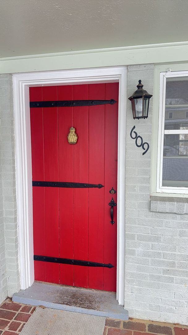 Building Photo - 3 BR 2 BA House