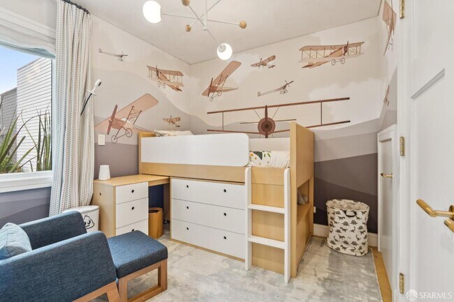 Building Photo - 7 Seymour St