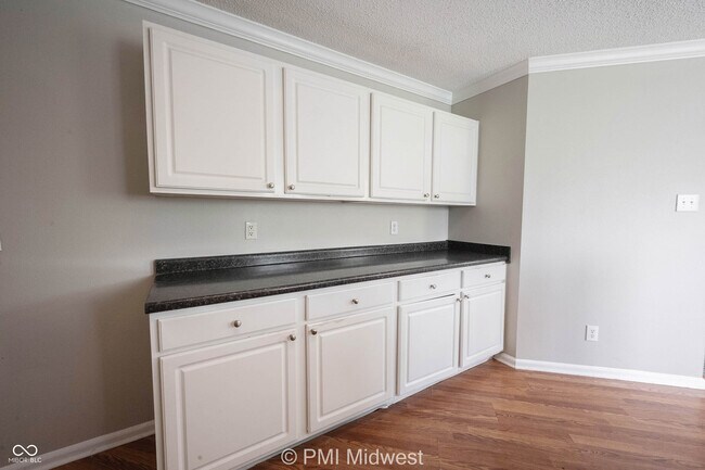 Building Photo - 7623 Hollow Reed Ct