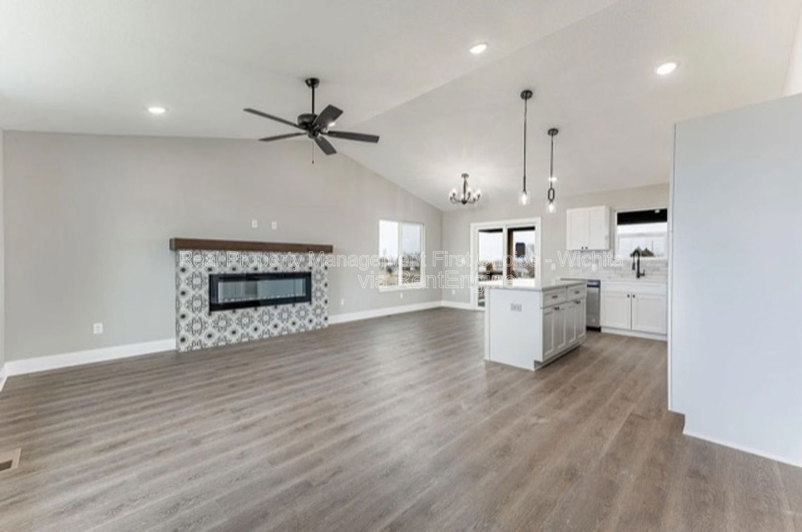 Building Photo - 1256 Main St