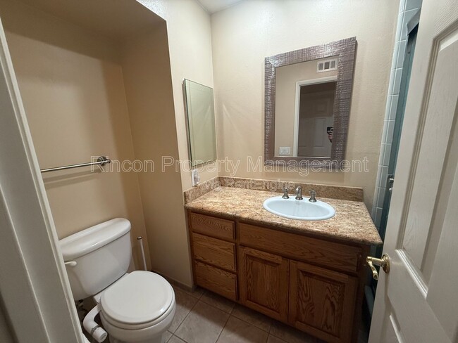 Building Photo - 6033 Tahoe Pl