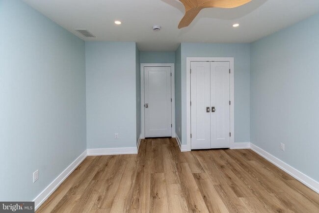 Building Photo - 17 Wilson St