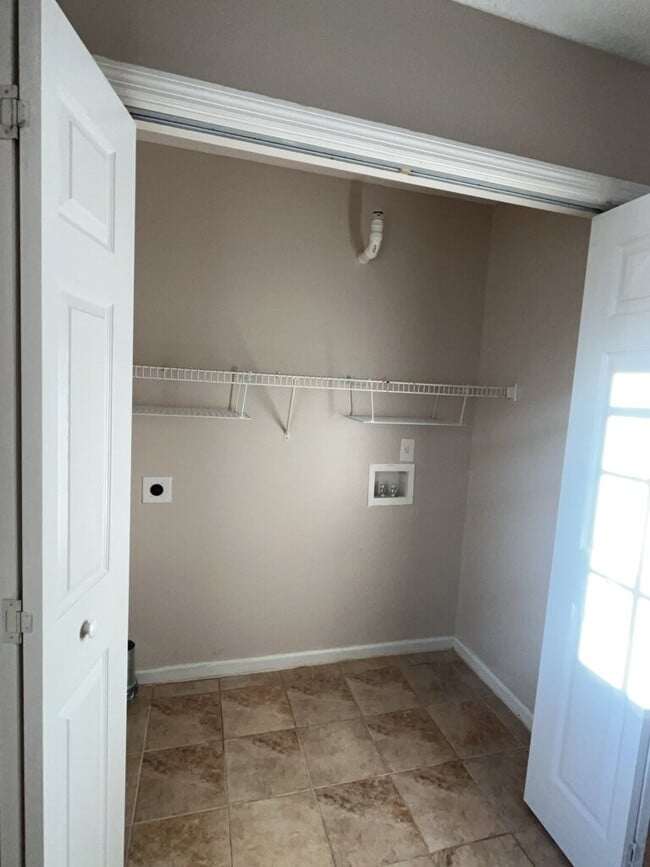 Building Photo - 809 Timberlake Trail