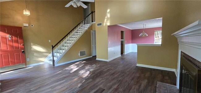 Building Photo - 10420 Summer Creek Dr