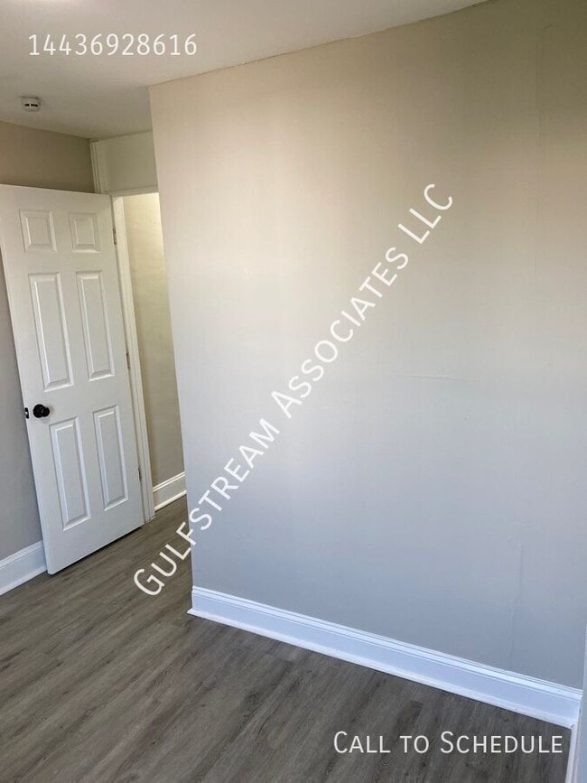 Building Photo - 1826 Penrose Ave