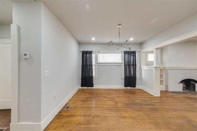 Building Photo - 726 NW 24th St