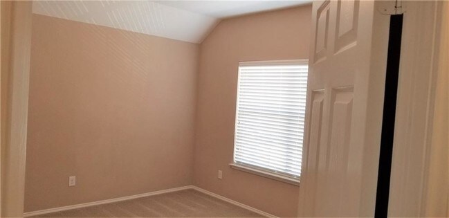 Building Photo - 15537 Gatehouse Dr
