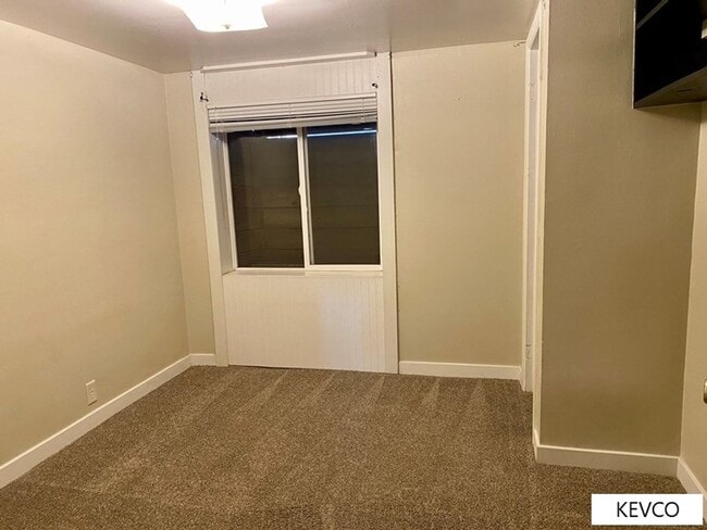 Building Photo - Sizable House on Remington!