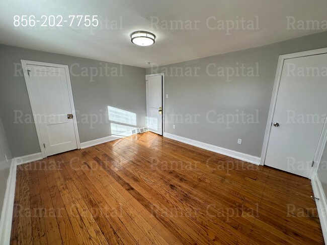 Building Photo - East Camden Spacious 3 bedroom Home - Show...