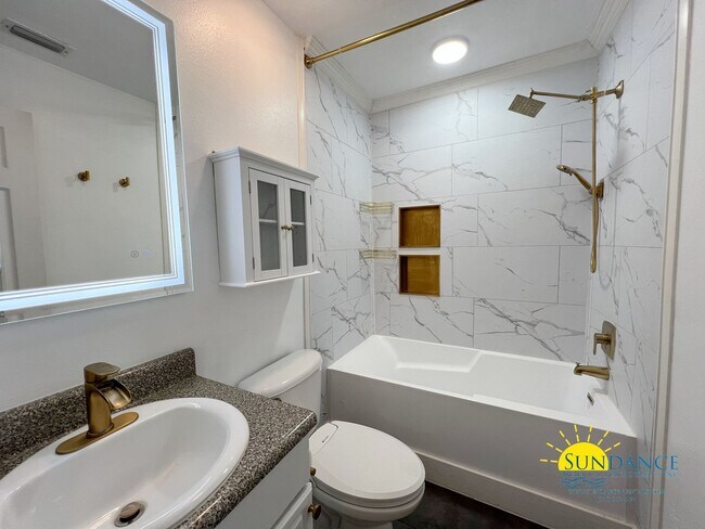 Building Photo - Charming 3 Bedroom Eagles Landing Townhous...