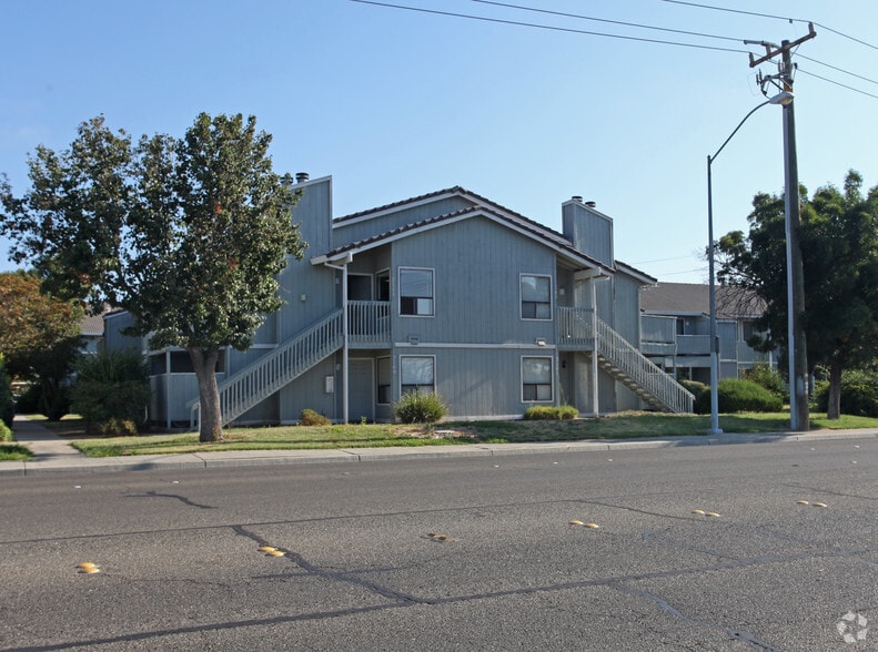 Building Photo - Falcon Heights