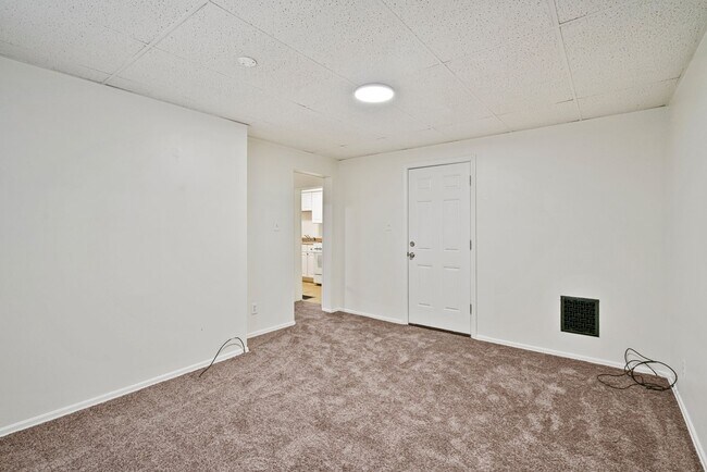 Building Photo - 641 Sixth St