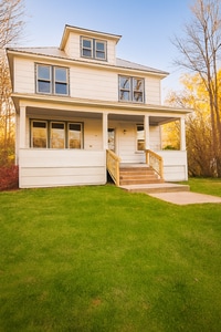 Building Photo - 325 Main St